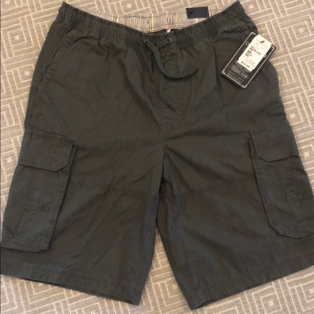 Men’s cargo shorts (new with tags)